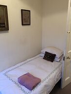 2 Bed House - Sleeps 6 - Garden, Pets, Parking