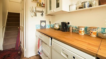 2 Bed House - Sleeps 6 - Garden, Pets, Parking