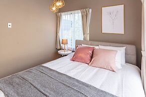 Bijou Suites Pieces