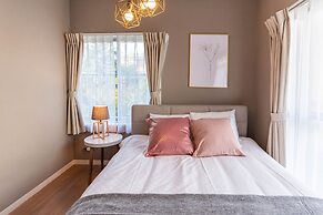 Bijou Suites Pieces