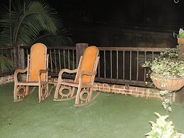 Oak Tree Hostel