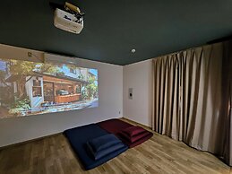 Sloth Glamping