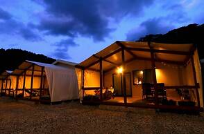 Sloth Glamping