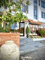 Salee Boutique Hotel