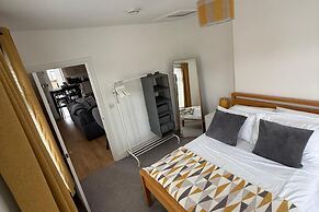 59a Whitstable - 1 Bedroom Flat, Balcony & Parking