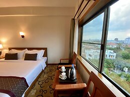 E-Outfitting Golden Country Hotel