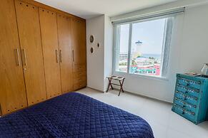 OCEAN beachfront 4 BDR -Amazing Oceanview