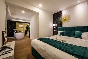 Theme Boutique Hotel