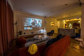 Theme Boutique Hotel