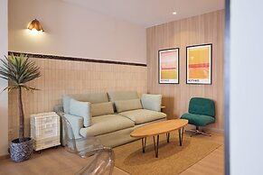 Theme Boutique Hotel