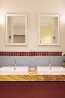 Theme Boutique Hotel