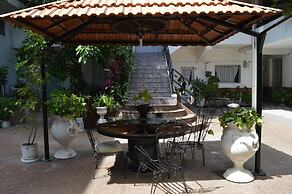 Tia Hotel