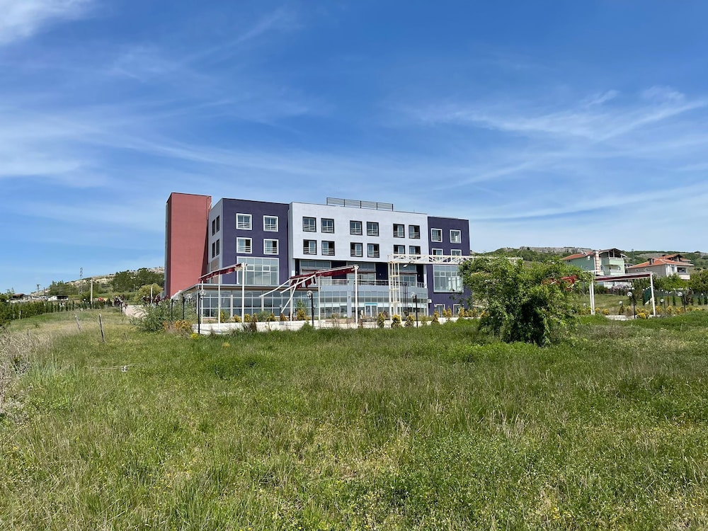 Monopetra Otel