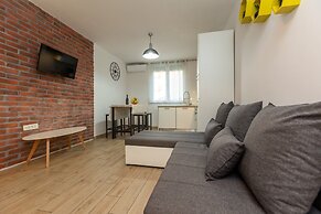 Deluxe Apartment near Bridge