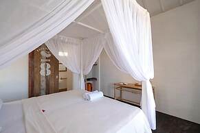 Paus Putih Hotel