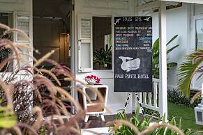 Paus Putih Hotel