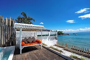 Paus Putih Hotel