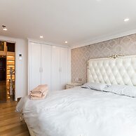 Seven hotel