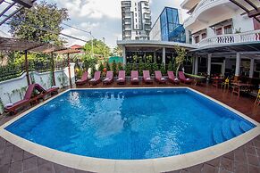 Poolside Villa - Hostel