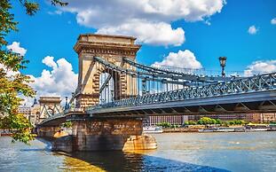 Up Hotel Budapest