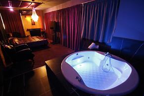 Madison Hotel & Suites - Adults Only
