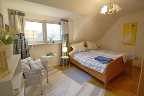 Ferienwohnung mit Terrasse und Privatsee
