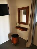 Niriides Hotel & Apartments