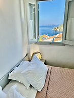 Niriides Hotel & Apartments