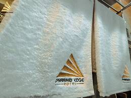 Pyramid Edge Hotel & Exclusive Pyramids View Rooftop