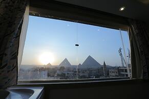 Pyramid Edge Hotel & Exclusive Pyramids View Rooftop