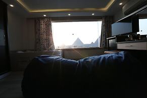 Pyramid Edge Hotel & Exclusive Pyramids View Rooftop