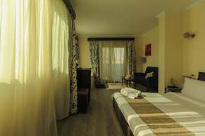 Pyramid Edge Hotel & Exclusive Pyramids View Rooftop