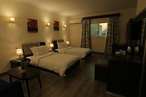 Pyramid Edge Hotel & Exclusive Pyramids View Rooftop