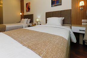 Pyramid Edge Hotel & Exclusive Pyramids View Rooftop