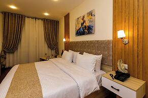 Pyramid Edge Hotel & Exclusive Pyramids View Rooftop