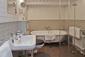 Hotel Suites Wilma J
