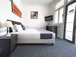 Commercial Hay Hotel