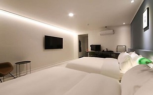 Hotel Pier 48