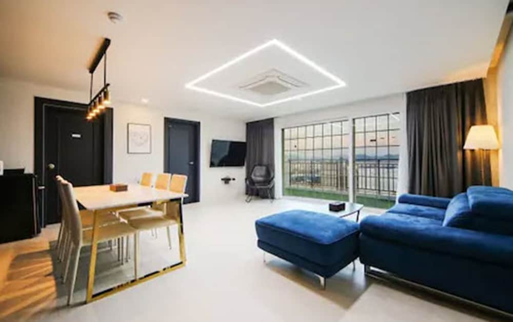 Hotel Pier 48