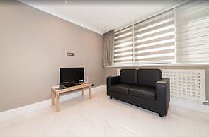 Newly Refurbished Flat Hyde Park London
