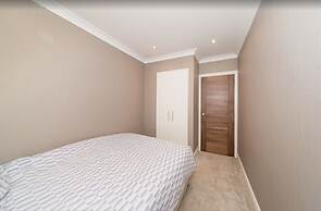 Newly Refurbished Flat Hyde Park London