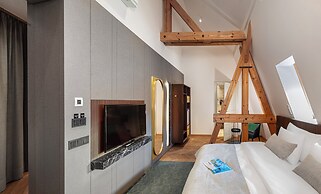 Mottl House by Adrez