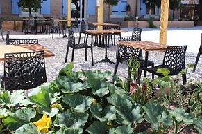 Hôtel Restaurant Les Saladelles