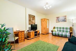 Apartment on Oruzheinyi 13 bld 2