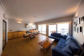 Heyden Entire Super Modern Minimal Flat