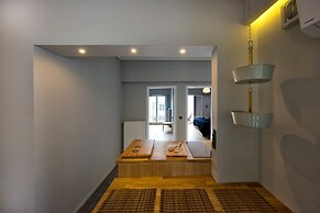 Heyden Entire Super Modern Minimal Flat