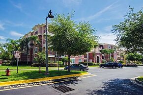 Spacious 3bd/2ba Home With Balcony - Close to Universal and Convention