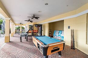 Spacious 3bd/2ba Home With Balcony - Close to Universal and Convention