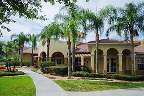 Spacious 3bd/2ba Home With Balcony - Close to Universal and Convention