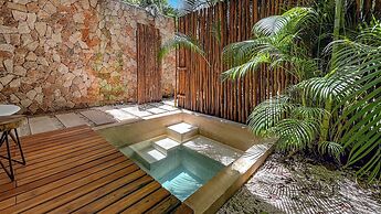Amaka Calma Tulum